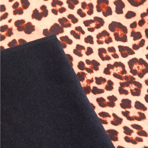 ❤️NWT TORRID KITCHEN TEA DISH TOWEL DUO, LIPS LEOPARD DECORATION DECOR - Picture 3 of 7